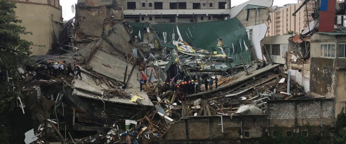 වැල්ලවත්ත ගොඩනැගිල්ල කඩා වැටීමෙන් පුද්ගලයින් 21දෙනෙකු තුවාල