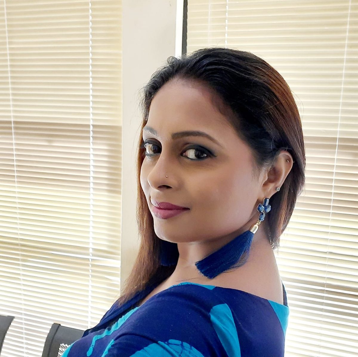 ජාතික රූපවාහිනියේ නුග සෙවන නිවේදිකාව ඇප මත