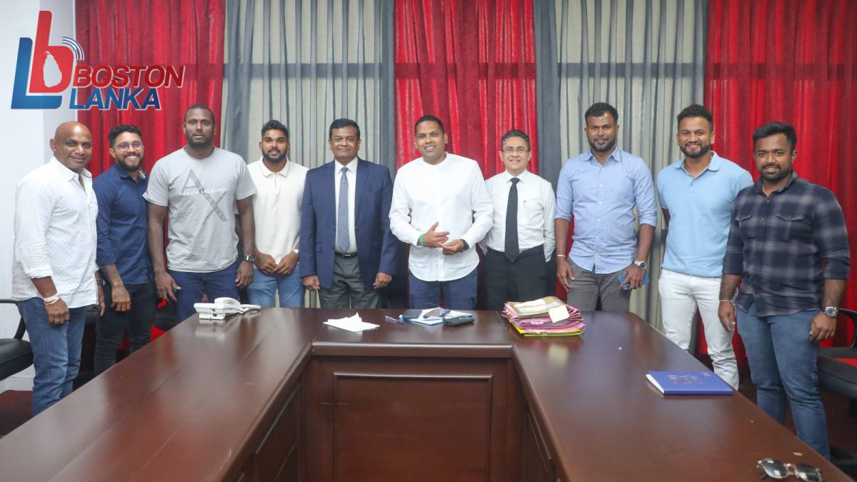 ක්‍රීඩා ඇමති හා ක්‍රිකට් ක්‍රීඩකයින් අතර සාකච්ඡාවක්