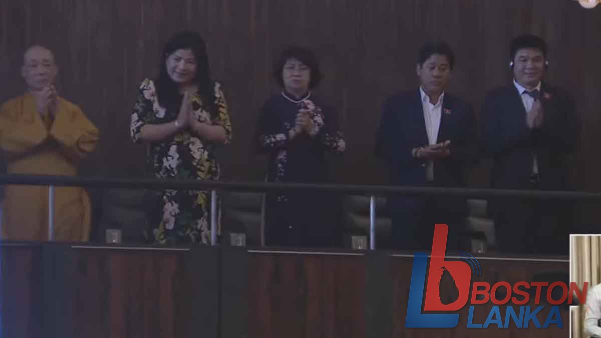 වියට්නාම දූත පිරිසක් පාර්ලිමේන්තුවට